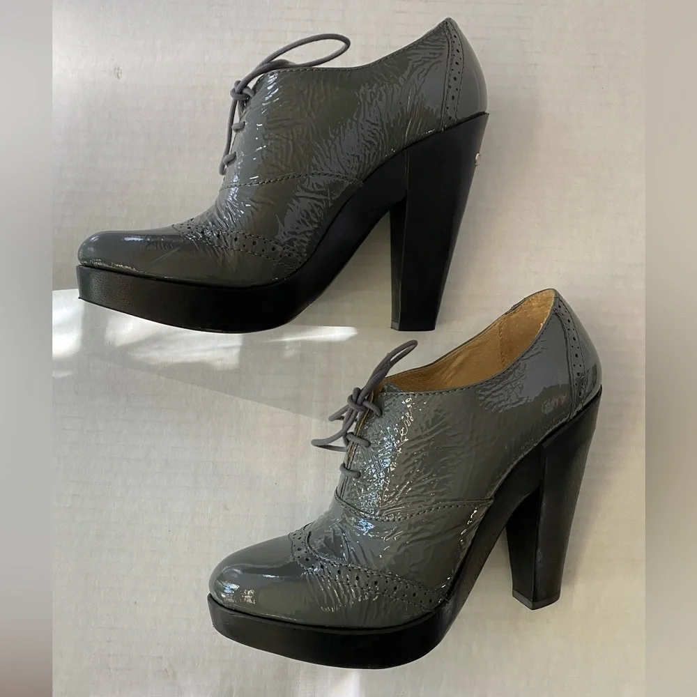 Micheal Micheal Kors grey patent leather lace up platform spectators - Picture 12 of 15